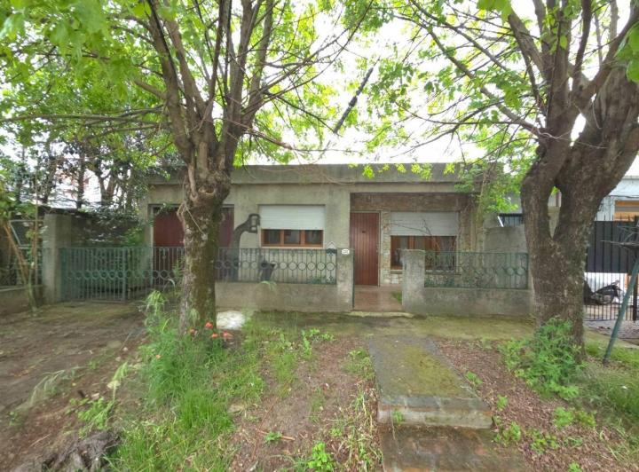 Casa · 200m² · 6 Ambientes · 2 Cocheras