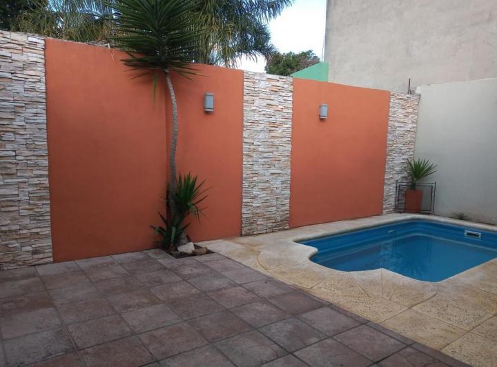 Casa · 5 Ambientes · 1 Cochera