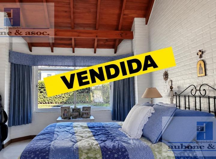 Casa · 290m² · 6 Ambientes · 3 Cocheras