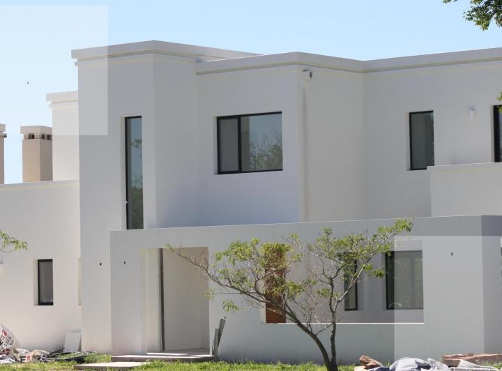 Casa · 223m² · 6 Ambientes · 2 Cocheras