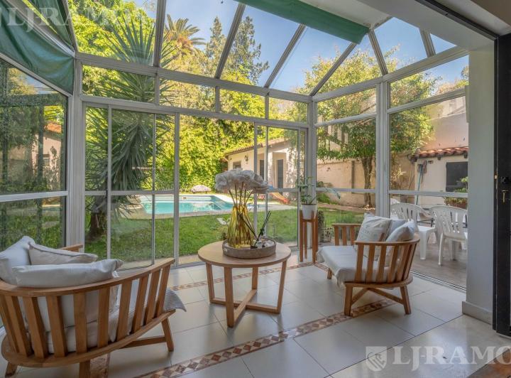 Casa · 302m² · 5 Ambientes · 2 Cocheras