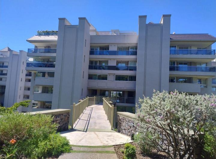 Departamento · 145m² · 6 Ambientes · 1 Cochera