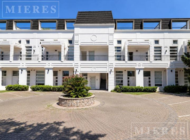 Departamento · 123m² · 6 Ambientes · 1 Cochera
