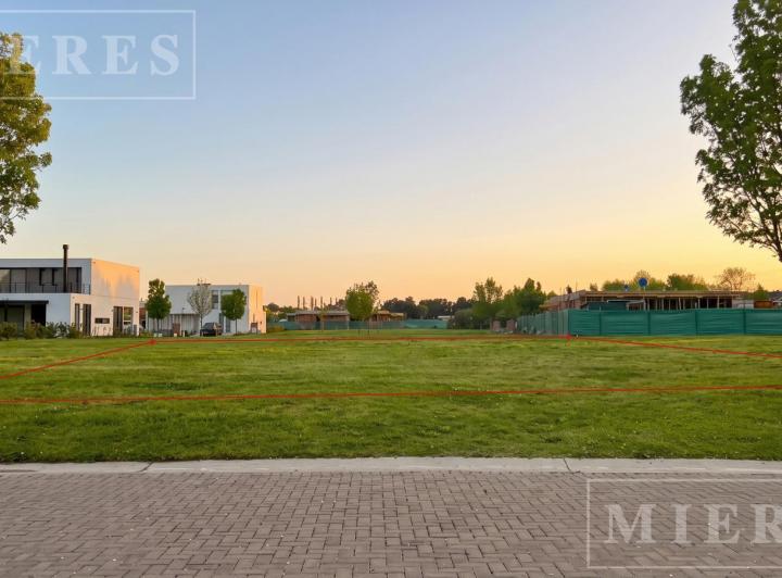 Terreno · 641m²