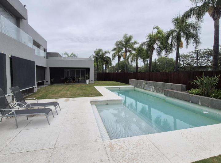 Casa · 583m² · 16 Ambientes