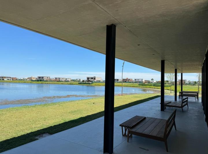 Terreno · 731m²