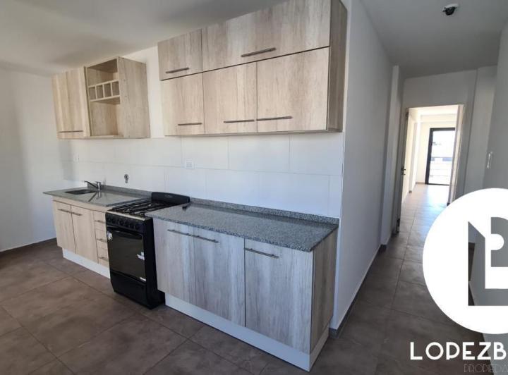 Departamento · 100m² · 5 Ambientes · 1 Cochera