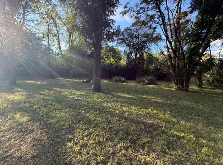 Terreno · 712m²