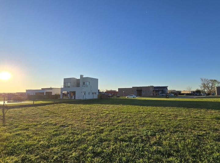 Terreno · 600m²