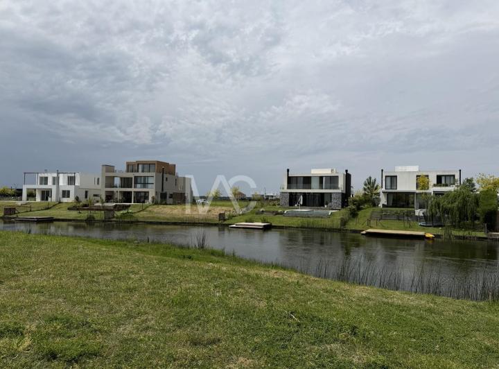 Terreno · 1058m²