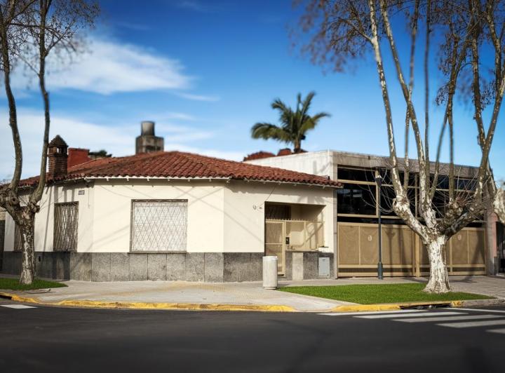 Local comercial · 86m² · 3 Ambientes · 8 Cocheras
