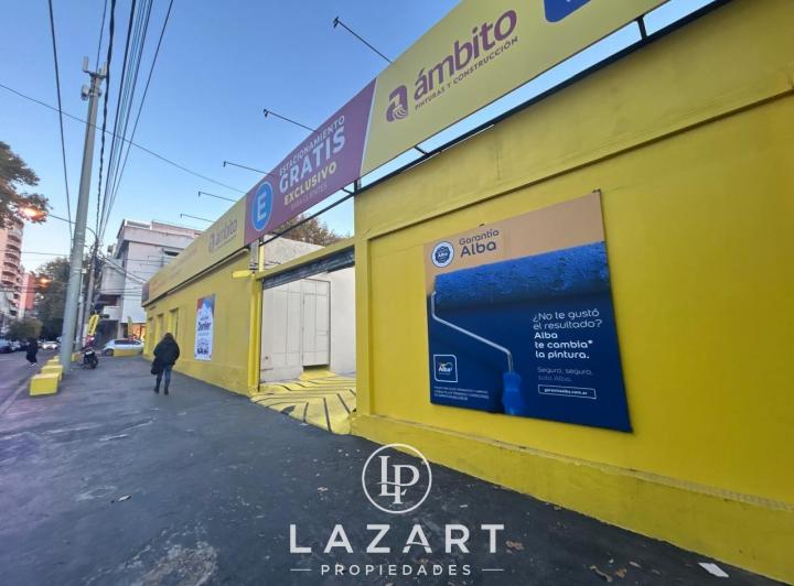 Local comercial · 200m²