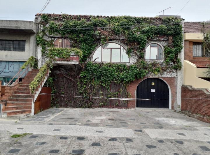 Local comercial · 260m² · 6 Ambientes · 3 Cocheras