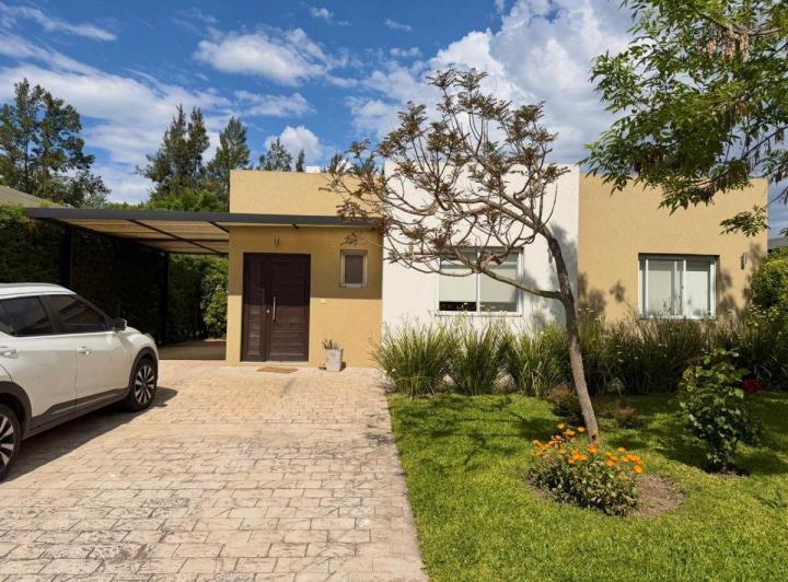 Casa · 150m² · 4 Ambientes · 2 Cocheras