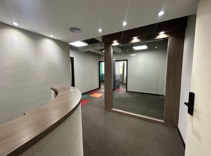 Oficina comercial · 71m² · 1 Ambiente · 1 Cochera