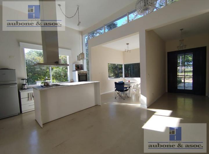 Casa · 150m² · 4 Ambientes · 2 Cocheras