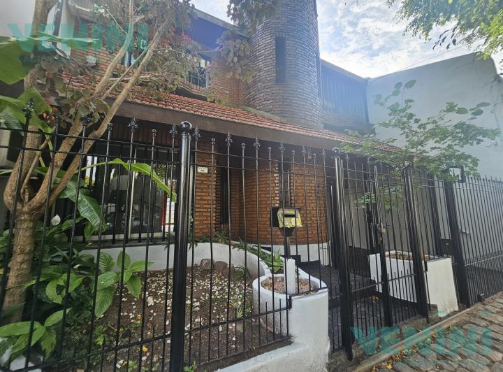 Casa · 184m² · 5 Ambientes · 1 Cochera