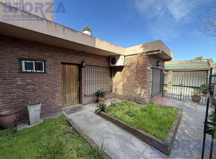 Casa · 170m² · 4 Ambientes · 3 Cocheras