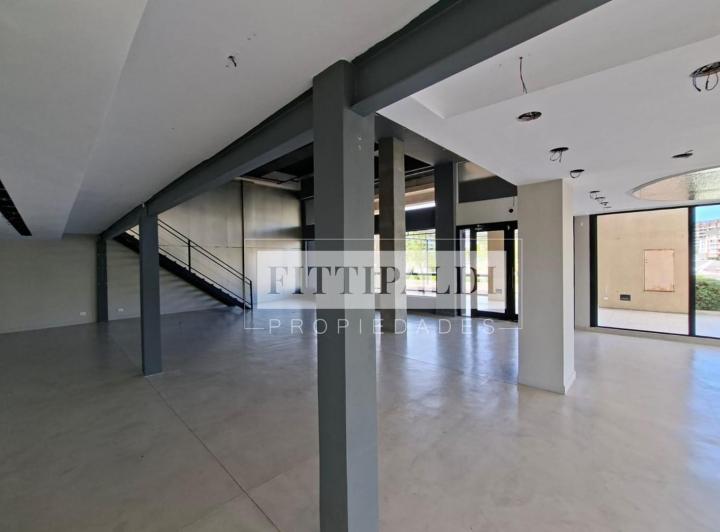 Local comercial · 300m²