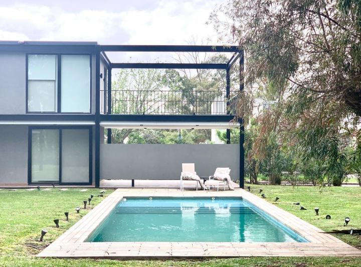 Casa · 450m² · 5 Ambientes · 1 Cochera