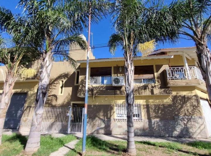 Casa · 60m² · 3 Ambientes · 1 Cochera