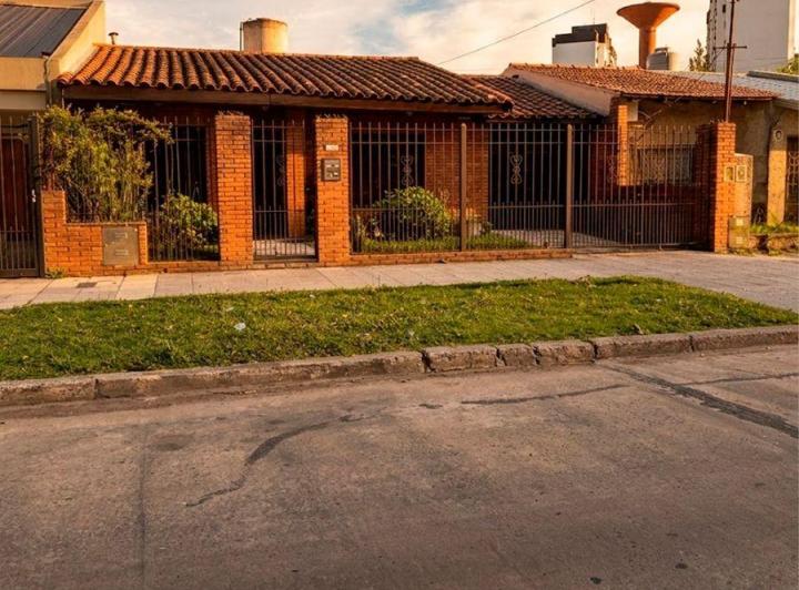 Casa · 80m² · 4 Ambientes · 1 Cochera