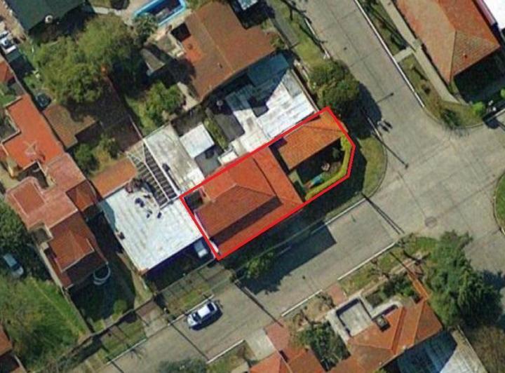Casa · 200m² · 6 Ambientes · 3 Cocheras