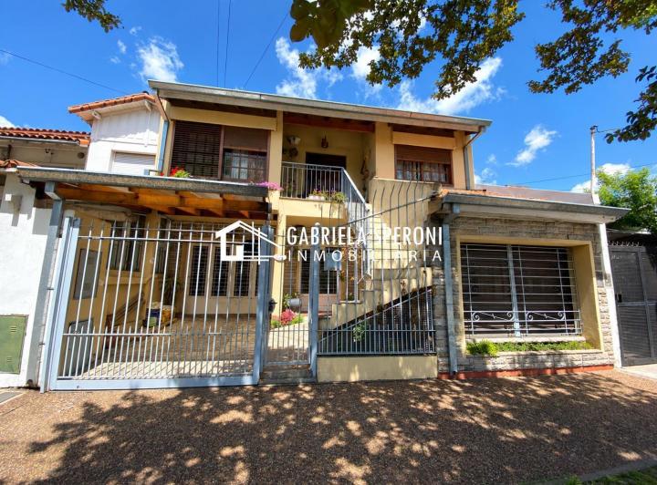Casa · 337m² · 6 Ambientes · 2 Cocheras
