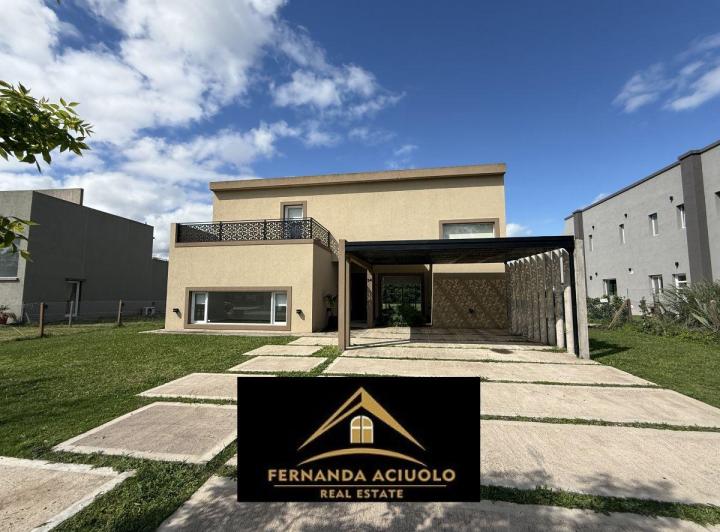 Casa · 180m² · 5 Ambientes · 2 Cocheras