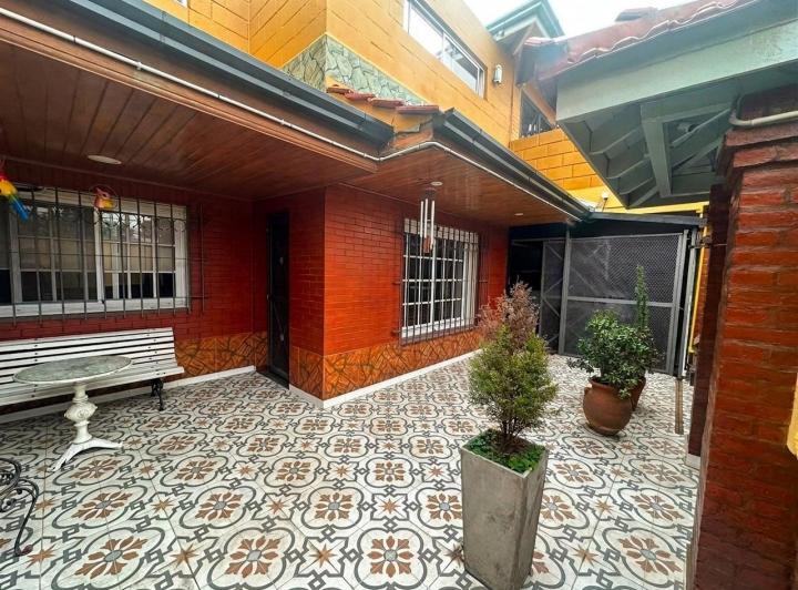 Casa · 175m² · 5 Ambientes · 2 Cocheras