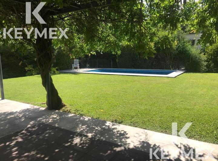 Casa · 306m² · 6 Ambientes · 2 Cocheras