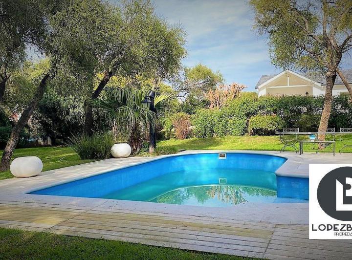 Casa · 384m² · 15 Ambientes