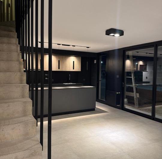 Casa · 90m² · 5 Ambientes · 2 Cocheras