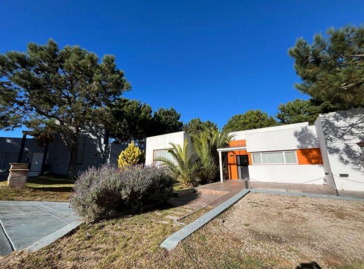 Casa · 259m² · 5 Ambientes · 1 Cochera