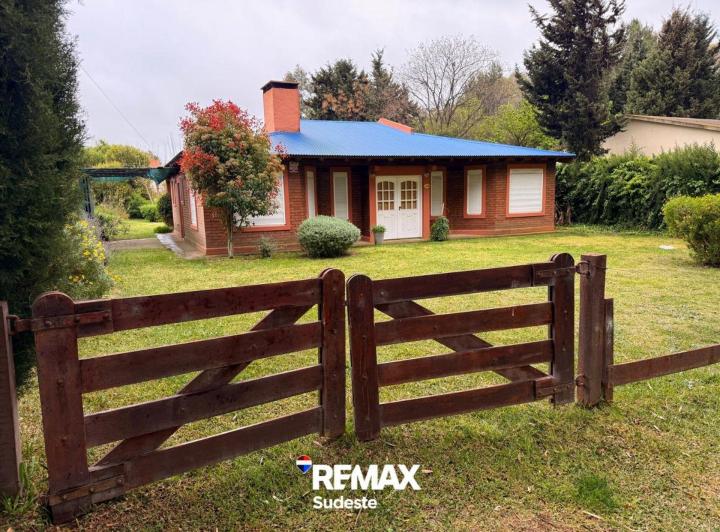 Casa · 180m² · 3 Ambientes · 1 Cochera