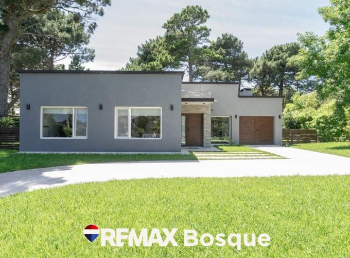 Casa · 147m² · 4 Ambientes · 1 Cochera