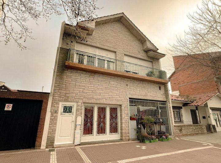 Casa · 224m² · 3 Ambientes · 1 Cochera