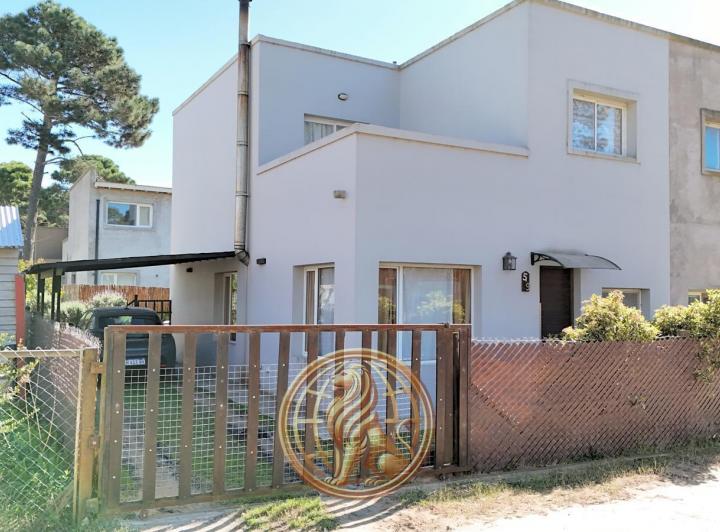 Casa · 220m² · 3 Ambientes · 1 Cochera