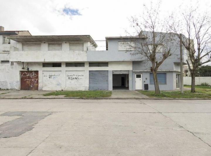 Local comercial · 386m² · 2 Cocheras