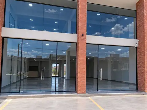 Venta local en docta urbanización con entrepiso
