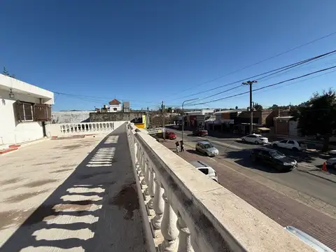 Venta local y depto villa allende centro