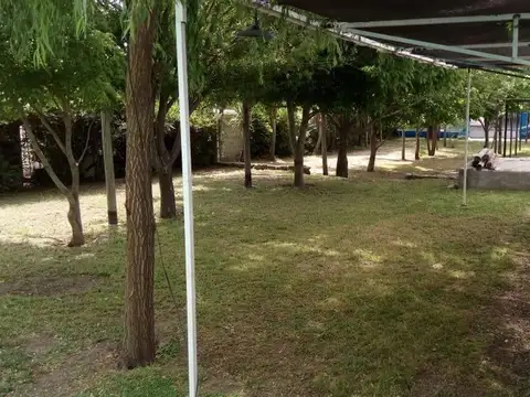 Venta propiedad salon pileta quincho baños cocinas