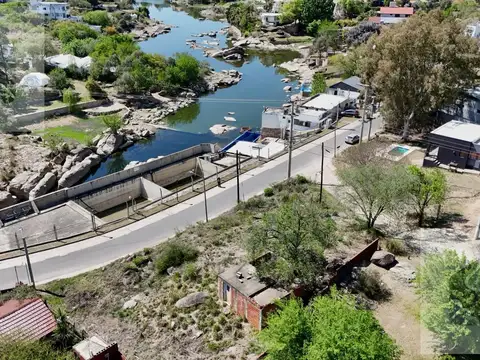 Terreno en venta en barrio villa del lago frente al rio.