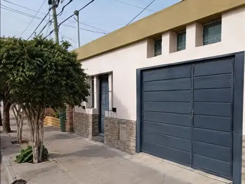 Venta casa 2 dormitorios y monoambientevilla maria
