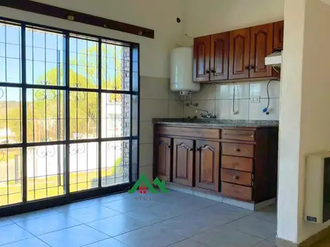 Casa en venta de 2 dormitorios en villa carlos paz con pileta y vista a las sierras
