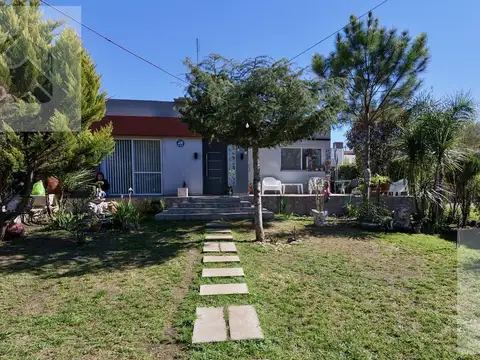Casa 2 dormitorios 1 baño y hermoso patio  pho9589412