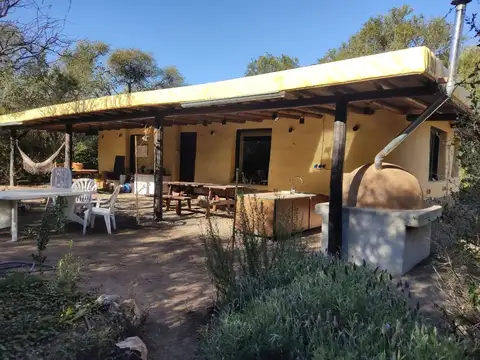 00130 - aloja vende 2 casas en 1 ha, barrio cerrado - ecológico - santa isabel, capilla del monte.