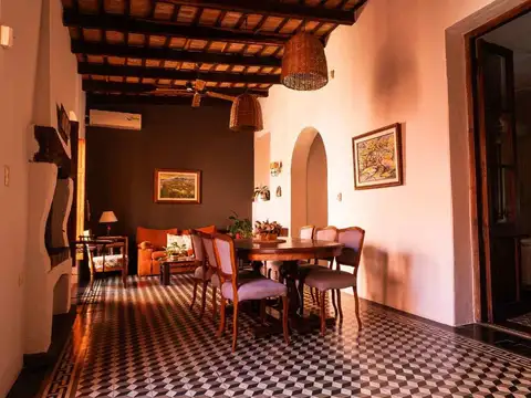 Venta casona nogal histórico con bajada al rio