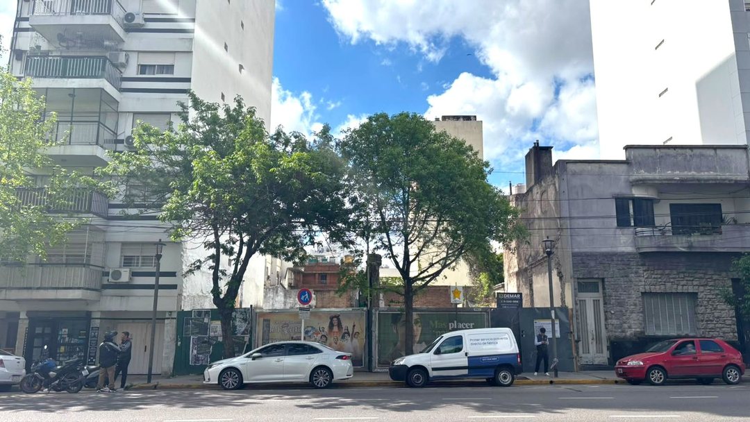 Alquiler: Terreno doble frente Demolido Caballito
