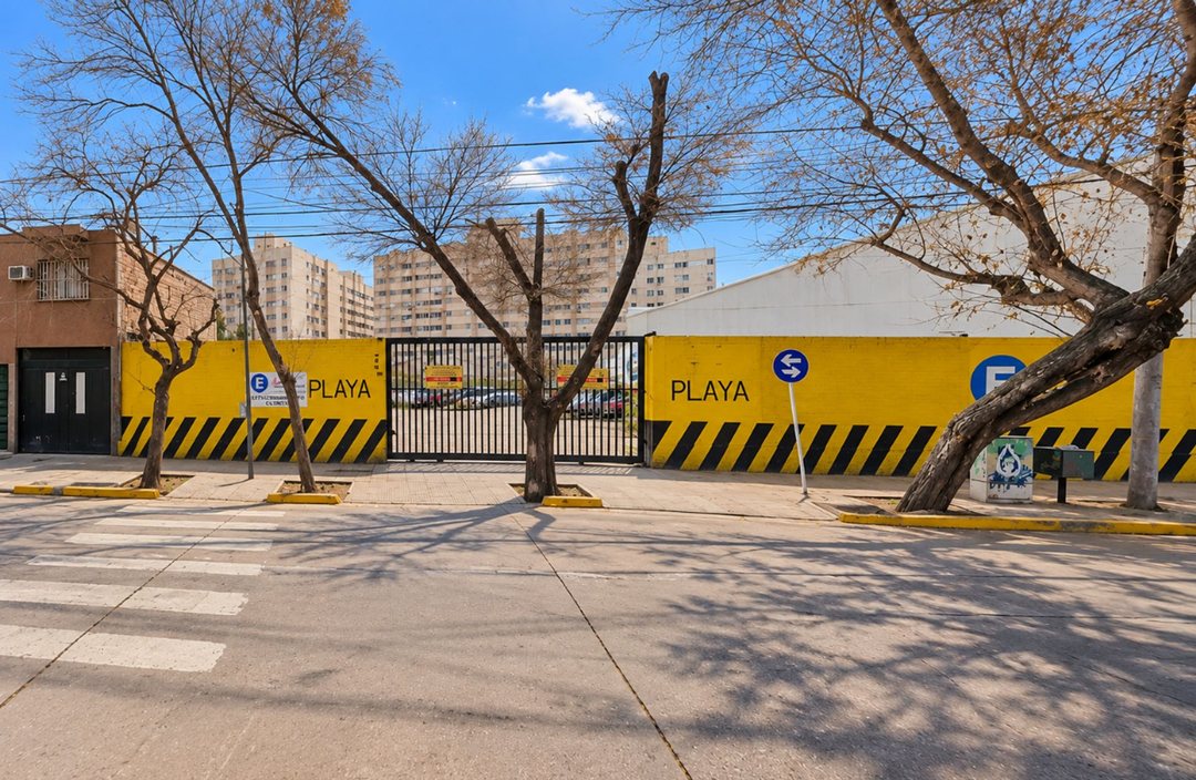 VENTA PLAYA DE ESTACIONAMIENTO CALLE MORON.MENDOZA